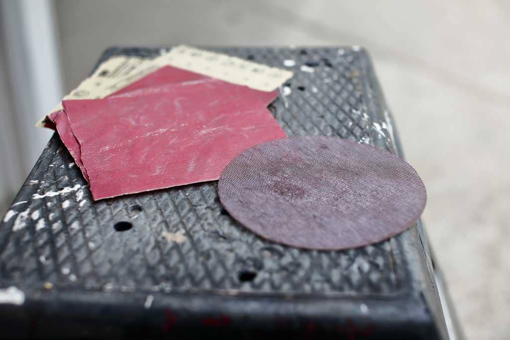 Sanding Screen VS Sandpaper: 4 Differences You Should Know