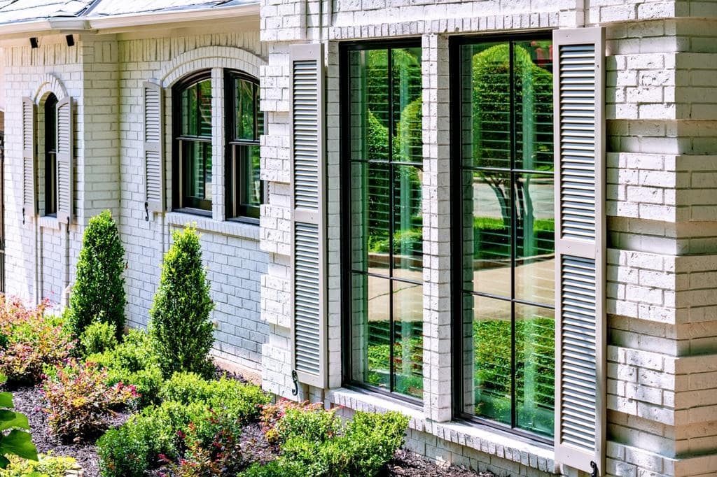 VinylMax Windows vs Andersen: 6 Differences You Need to Know